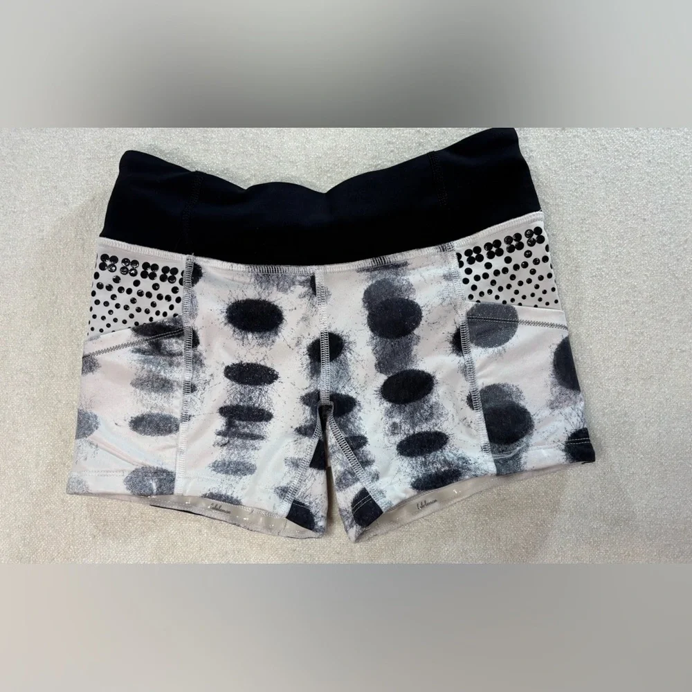 Lululemon Size 4 Black White Polka Dot Compression Shorts Yoga Running Gym